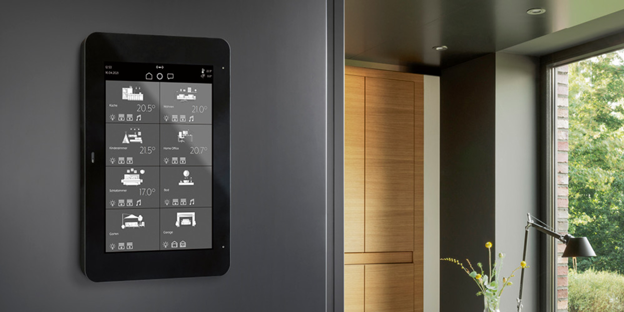 JUNG Smart Panel 8 bei Antel Elektrotechnik GmbH in Freystadt