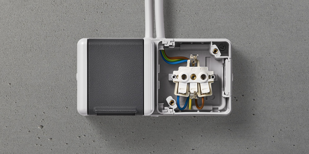 Doppelsteckdose mit Trennsteg bei Antel Elektrotechnik GmbH in Freystadt